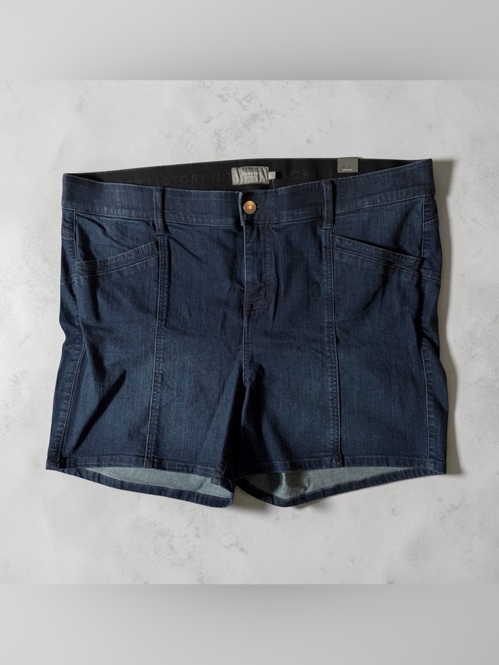 Torrid 5 inch Bombshell Premium Stretch High Rise Denim Shorts sz 22 Torrino